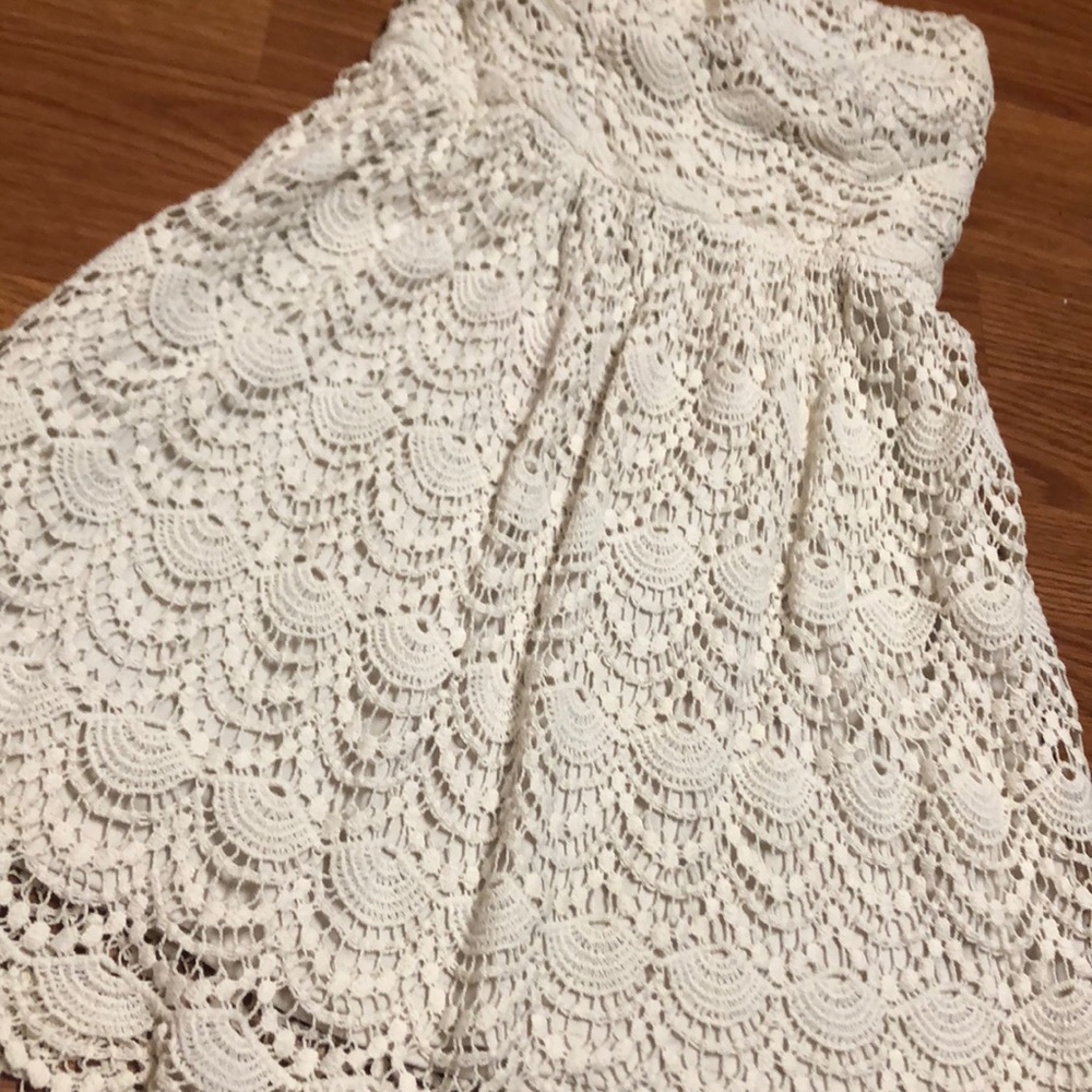 Spring dress - Picture 3 of 3